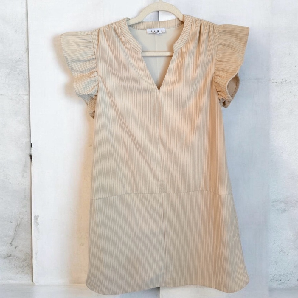 THML Cream V-Neck Shift Dress with Ruffle Sleeves Size Small